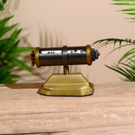 Desktop calendar 14x10x5.7 cm, brass, aluminum-1