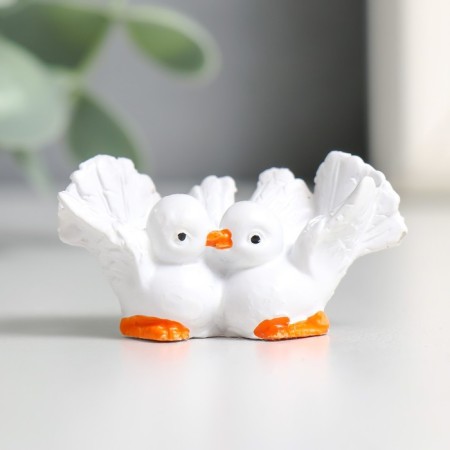 Souvenir Polystone "White Pigeons" mix 2.5x4.7x3 cm-1
