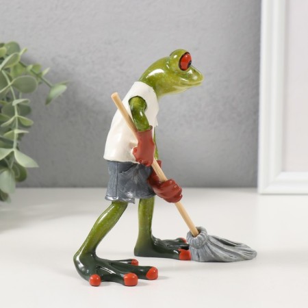Souvenir Polystone Lak "Frog with a mop" 13x7.5x14 cm-1