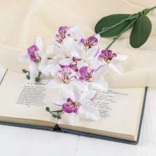 Artificial flowers 
