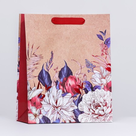 Gift package "Flower hugs" 26 x 32 x 12 cm