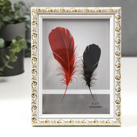 Photo frame plastic 13x18 cm "Valentine" white with a gold drawing 20.6x15.6 cm