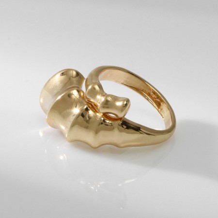 Ring metal "shell" shell, color gold, size 16