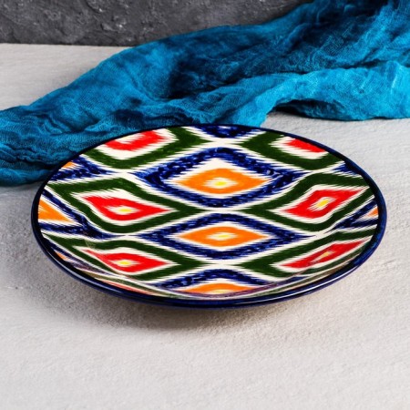 Plate of the Rishtan ceramics "Atlas", flat, 22 cm