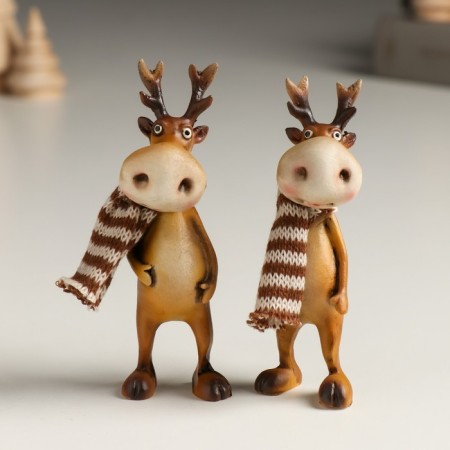 Souvenir Polystone "Losyash in a striped brown scarf" MIX 3x3x9.5 cm