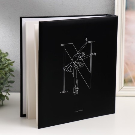 Photo album on 50 magnetic sheets 23x28 cm, on the rings "Portfolio Noir"-1