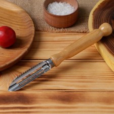 Vegetable cleaner with a wooden handle, stainless steel