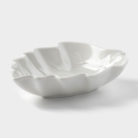 Ceramic “Listenik”, 14 × 10 × 3 cm, white color