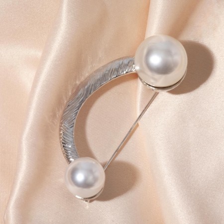 Club "crescent", 6 cm, white color in silver-5