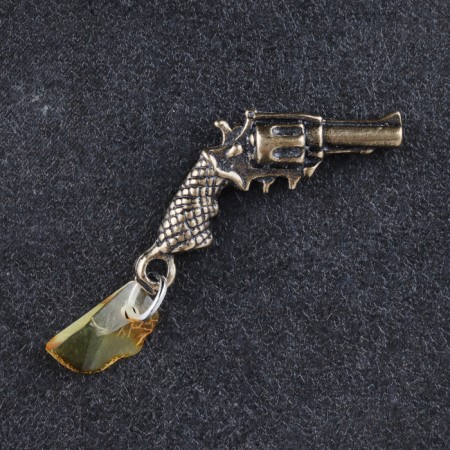Talisman keyhole "Revolver", natural amber