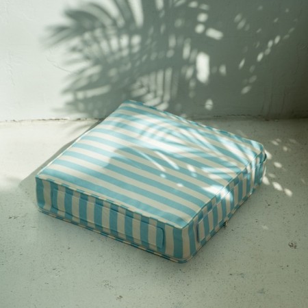 Cambridge pillow-booster, size 40x40x10 cm