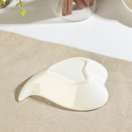 Ceramic “Heart” saucer, 13 × 10 cm, white color-2