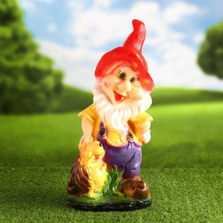 Garden figure "Dwarf with a hedgehog Small" 18x15x38cm-1