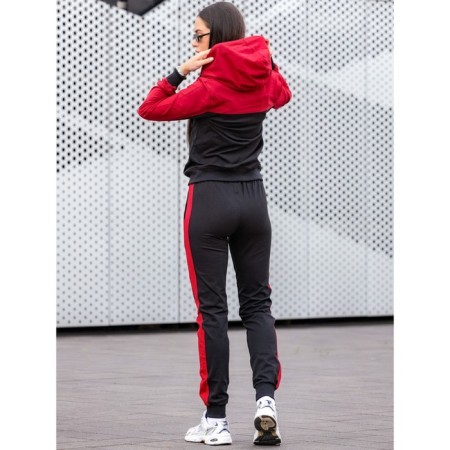 Female ishomine is a suit, size 46, black color, burgundy-7