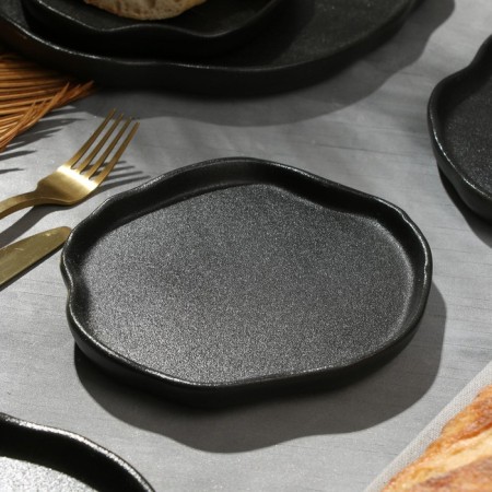 The plate of the Black Uneven Territory, 17 cm-1