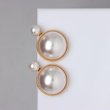 Earrings with pearls 