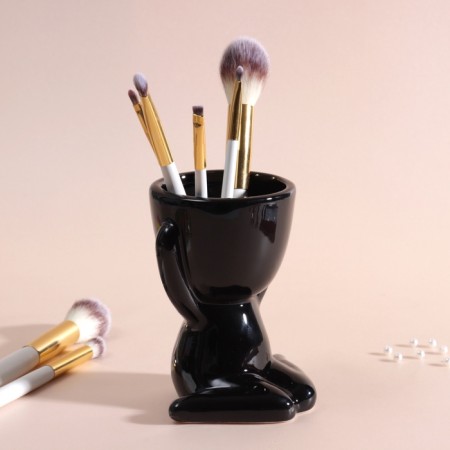 Interior subject "Mr. Green" A lover of silence 11.1*9.7*8.5 black ceramics-1