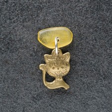 KISA-Talisman keychain, natural amber