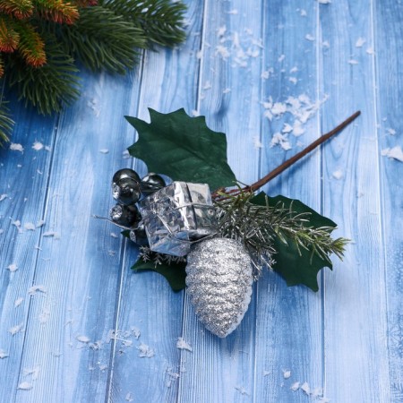 Decor "Winter Dreams" Berries Precious stones of the bump, 17 cm
