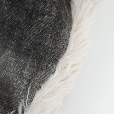 Lynchus-tenformer, velor + claim. fur, 60 x 50 x 15 cm, mix-10