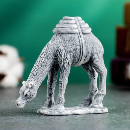 Figure "Camel" 8.5cm, mix-1