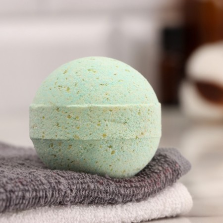 A bomb for a bath with a Schimmer "Dobroparov", an apple with cinnamon, 110 grams, cosmic-1
