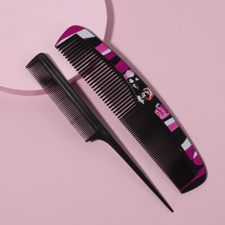 Set of comb “fashion”, 2 objects, black/pink color