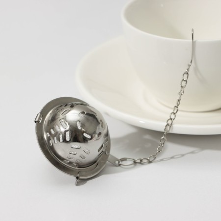 Sieve for tea "Christmas tree", 4.5 cm, on the chain-1