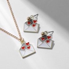 Headset 2 items: earrings, pendant 