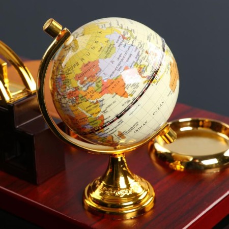 Table 6B1 set (block d/papers, submitted. D/print, pencil case, clock, business card holder, globe)-12
