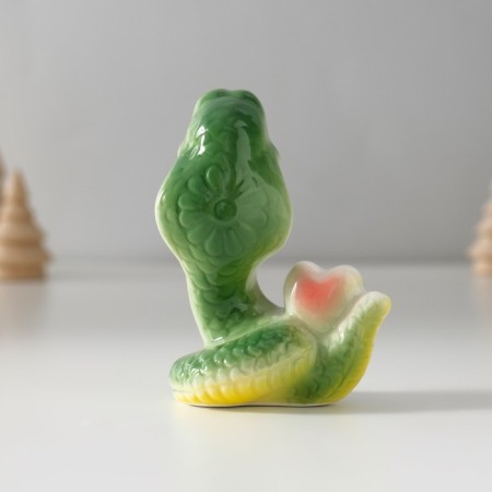 Souvenir ceramics "Green cobra with heart - love" 4x7.5x8 cm-3