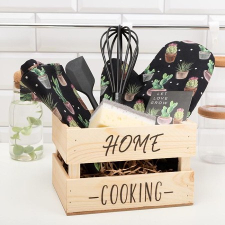 Gift Home Cooking: a towel, a mittens-output, a kitchen blade, a whisk, a sponge