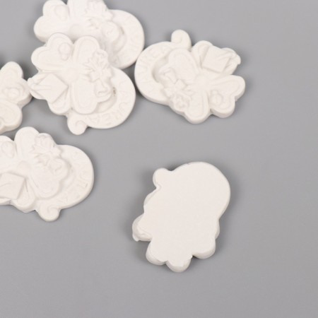 Decor for the creativity of Polystone "Clover for good luck" White set 6 pcs 2.2x3 cm-1