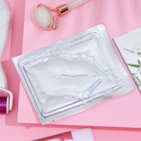 Lip patch with silk