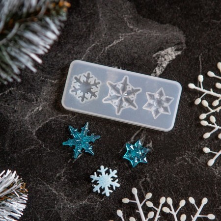 Form Silicone universal "Snowflake" 3 in 1, size: from 2.4 to 3 cm