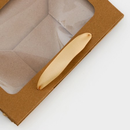 Gift package with a wide bottom and window 20 × 14 × 13.2 cm, craft-1