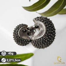 Brooch 
