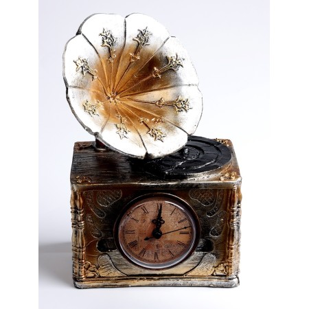 Table interior clock, “gramophone”, on batteries, 15.5 × 9.5 × 24.5 cm, d-7 cm