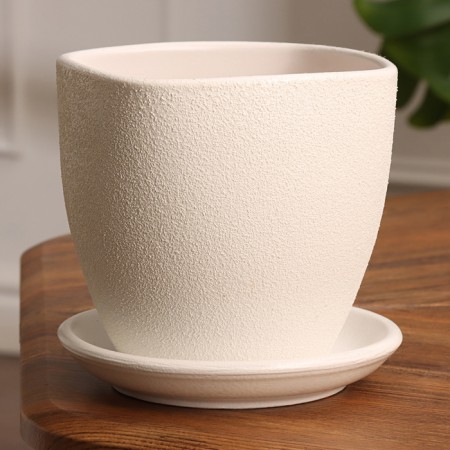 Flower pot "skiing" white relief 1.4 liters