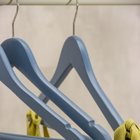 Shoulders - Wooden hangers Ladoom Brillant, 44.5 × 23 × 1.2 cm, 3 pcs, Blue Blue-7