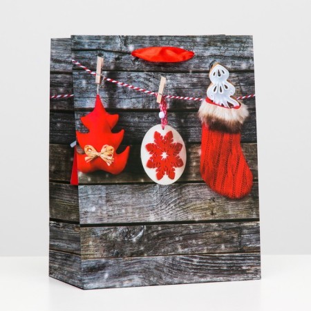 Laminated "Christmas tree toys" 18 x 23 x 10