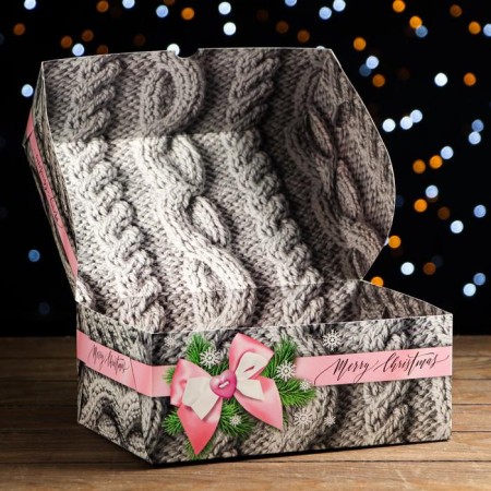 The box is folding, double -sided "warm New Year", 25 x 17 x 10 cm