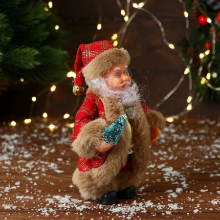 Santa Claus "In a patterned fur coat with a Christmas tree" 19 cm, brown-red-1