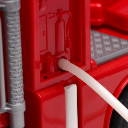 The inertial "Fire Service", splashes water, light and sound-4
