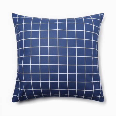 The pillowcase is economy and I "tattersol" ts.