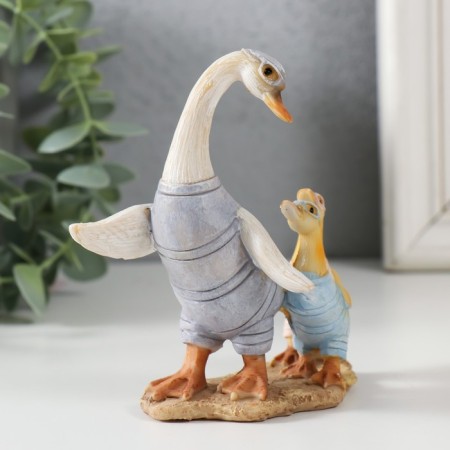 Polystone souvenir "Goose with gosos in swimming costumes" 11x6x11.5 cm-1