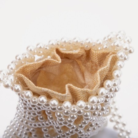 Bag-clate on the lace, white color-2