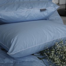 The pillow is high, size 70x70 cm, color mix