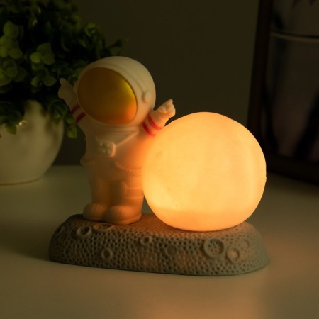 Spinker "Cool Cosmonaut" LED 2W RGB from 3xlr44 batteries with white-gold 11x6x11 cm Risalux-7