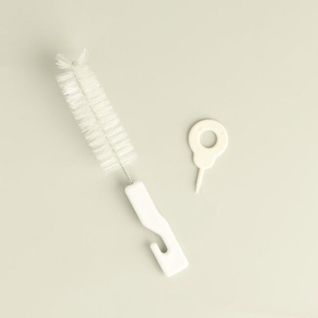 A set for feeding "Pigzon", a bottle of 150 ml, with 2 nipples and a ruff, white-9